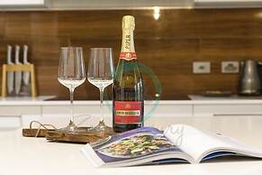 Modern Living Private Pool Bar Pets OK