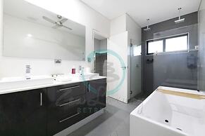 Modern Living Private Pool Bar Pets OK