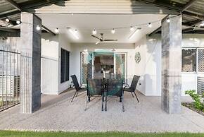 Zenhouse Bushland Fenced Backyard Near Hospital