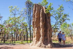 Zen Ocean Charm 3BR Luxury W Front Apt Pool BBQ