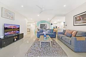 Zen Ocean Charm 3BR Luxury W Front Apt Pool BBQ