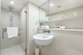 ZEN SUN City Cozy 2-br 2-ba Ocean View Retreat