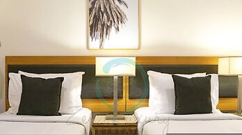 ZEN SUN City Cozy 2-br 2-ba Ocean View Retreat