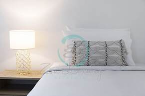 Zen Skytower Harbourview -exclusive 3br Family Apt