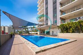 Pinnacle Penthouse Escape Panoramic Views Pool