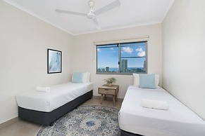 Pinnacle Penthouse Escape Panoramic Views Pool