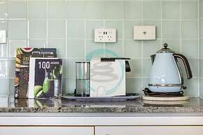 Pinnacle Penthouse Escape Panoramic Views Pool