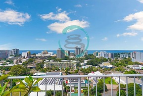 Pinnacle Penthouse Escape Panoramic Views Pool