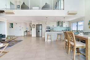 Pinnacle Penthouse Escape Panoramic Views Pool