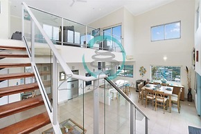 Pinnacle Penthouse Escape Panoramic Views Pool