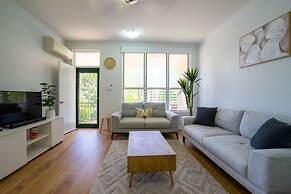 Nightcliff Retreat Stylish 2BR Apt Near Foreshore