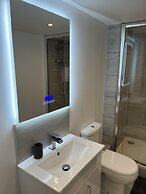 Stunning 1 Bedroom Apartment in Bicester Town