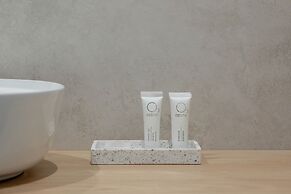 Modern Studio in the Centre by Renters