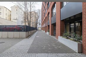 Modern Studio in the Centre by Renters