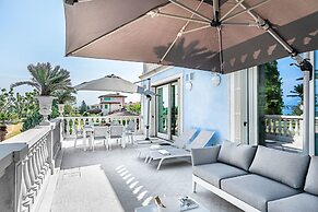 Luxury Lake Front Catullo A2 by Wonderful Italy