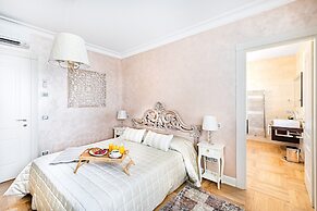 Luxury Lake Front Catullo A2 by Wonderful Italy