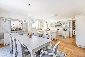 Luxury Lake Front Catullo A2 by Wonderful Italy