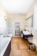 Luxury Lake Front Catullo A2 by Wonderful Italy