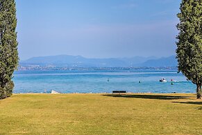 Luxury Lake Front Catullo A2 by Wonderful Italy