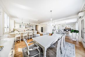 Luxury Lake Front Catullo A2 by Wonderful Italy