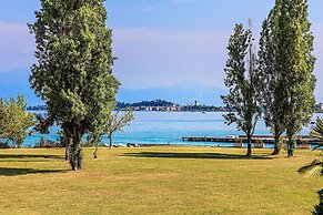 Luxury Lake Front Catullo A2 by Wonderful Italy