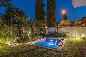 Luxury Lake Front Catullo A2 by Wonderful Italy