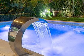 Luxury Lake Front Catullo A2 by Wonderful Italy