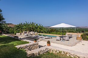 Casa Balatella con Piscina by Wonderful Italy