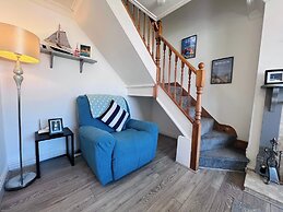 'blue Sky' 2 Bedroom Enclosed Garden Parking, Wifi