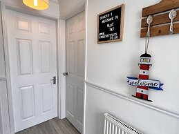 'blue Sky' 2 Bedroom Enclosed Garden Parking, Wifi