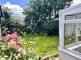 'blue Sky' 2 Bedroom Enclosed Garden Parking, Wifi