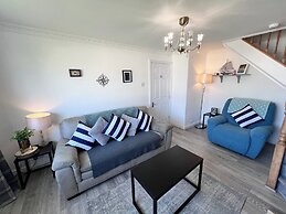 'blue Sky' 2 Bedroom Enclosed Garden Parking, Wifi