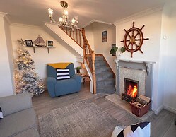 'blue Sky' 2 Bedroom Enclosed Garden Parking, Wifi