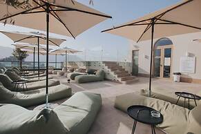 Infinity Hotel & More