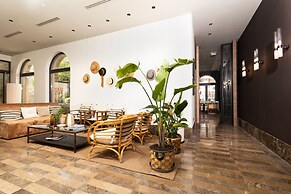 Infinity Hotel & More