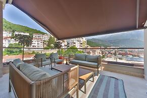 Infinity Hotel & More