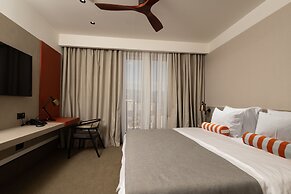 Infinity Hotel & More