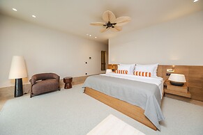 Infinity Hotel & More