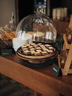 Infinity Hotel & More