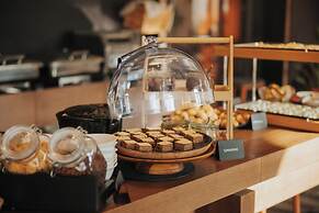 Infinity Hotel & More