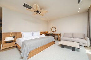 Infinity Hotel & More