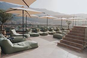 Infinity Hotel & More