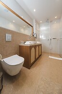 Infinity Hotel & More