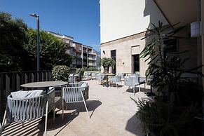 Infinity Hotel & More