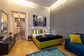 Budapest Holidays Courtyard