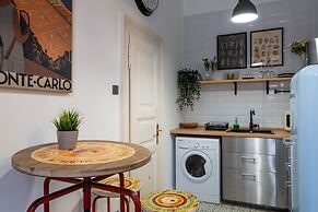 Budapest Holidays Courtyard