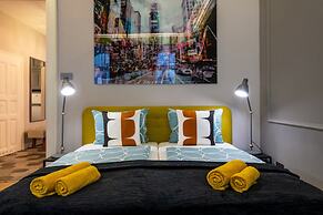 Budapest Holidays Courtyard