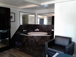 STERLING GARDENS HOTEL