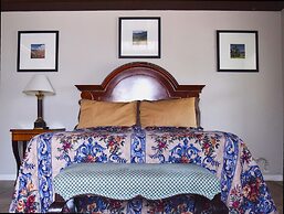 STERLING GARDENS HOTEL