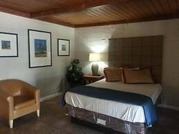 STERLING GARDENS HOTEL